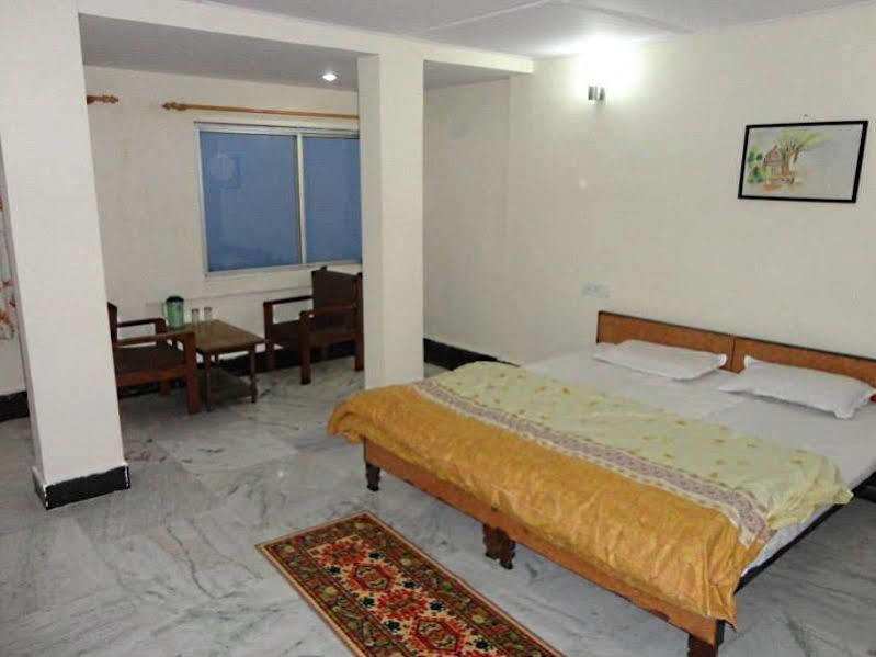 Treebo Mayur, Mall Road Mussoorie Bagian luar foto