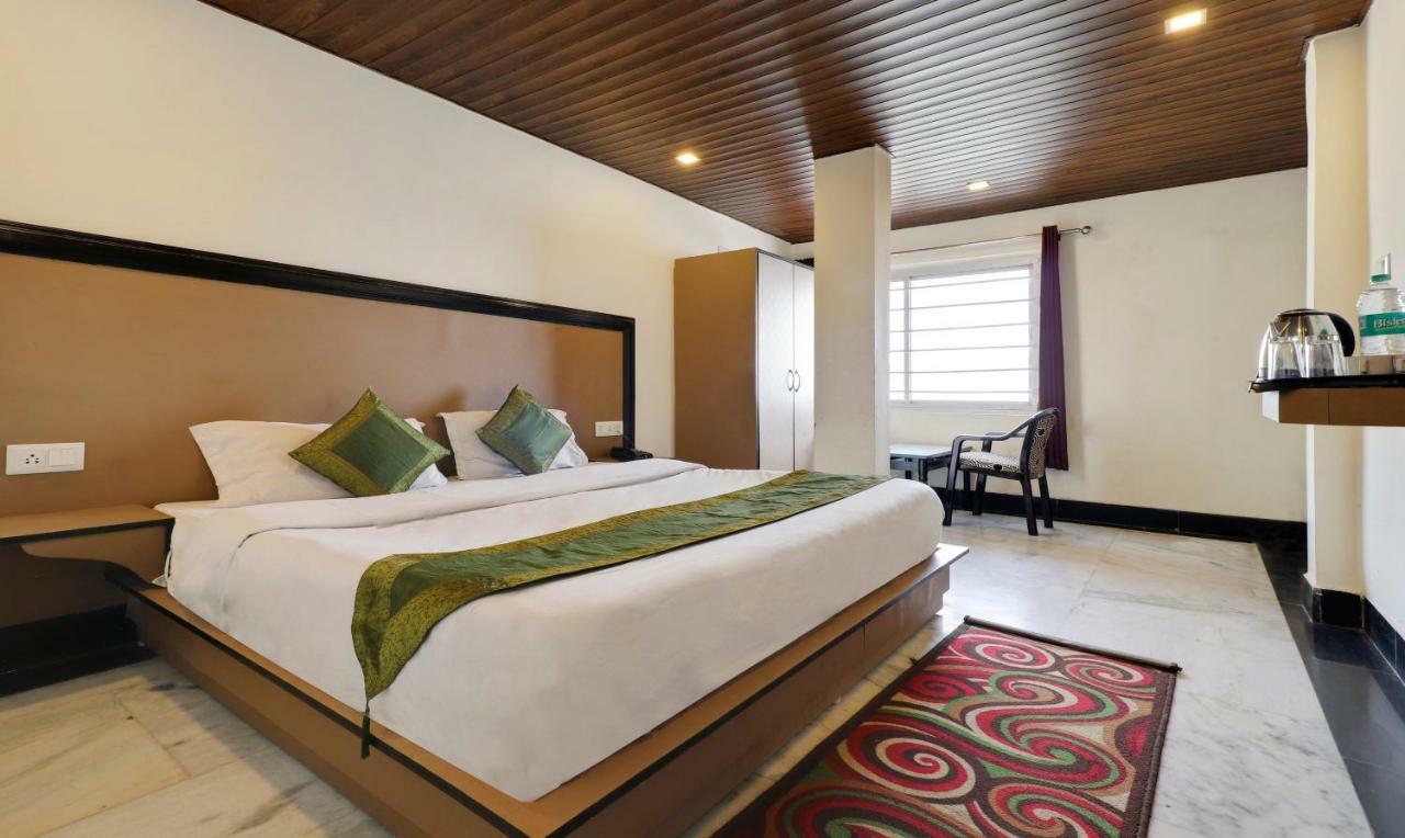 Treebo Mayur, Mall Road Mussoorie Bagian luar foto